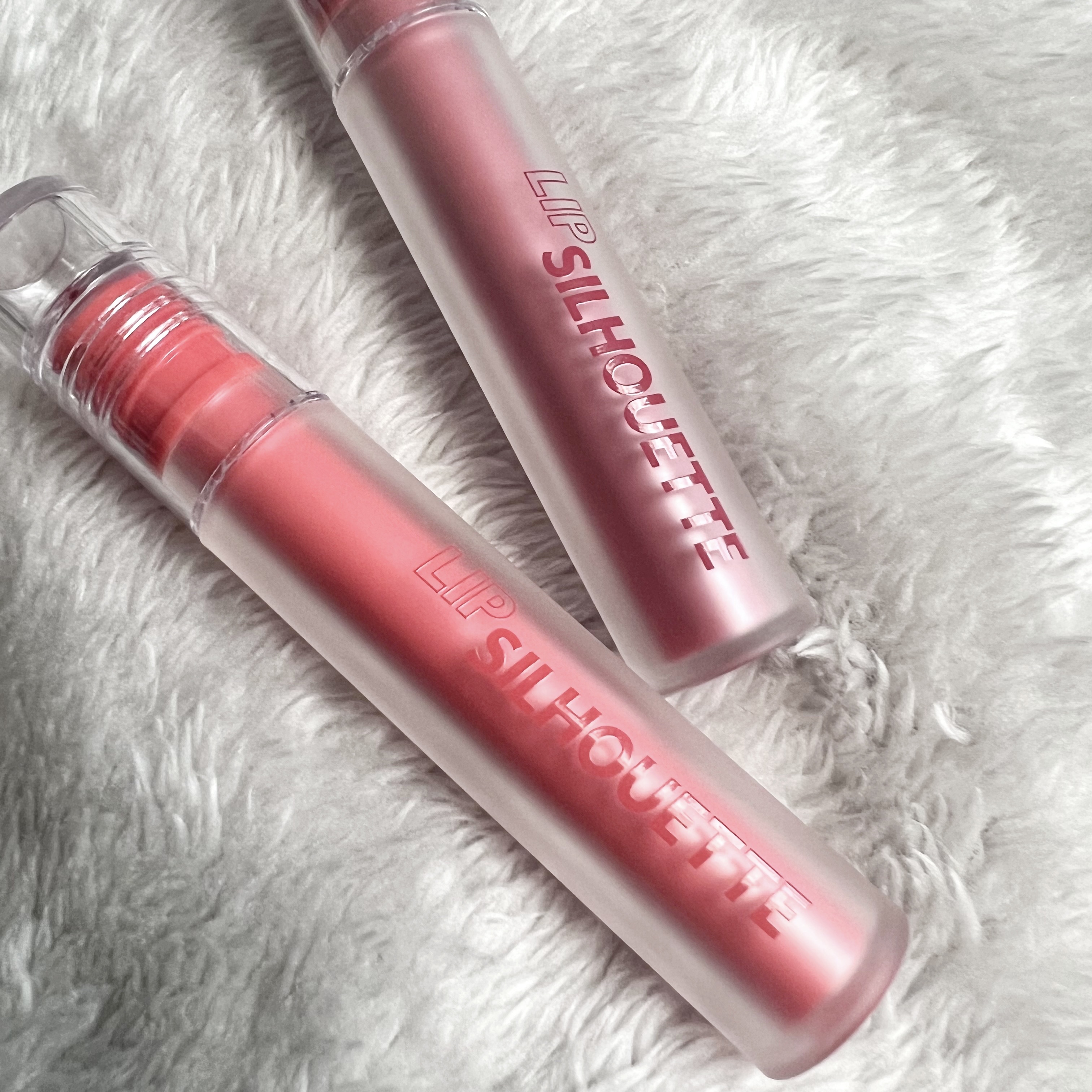 リップシルエットグロスティント 04 ネオスカーレット/i’m meme/リップティントを使ったクチコミ（1枚目）