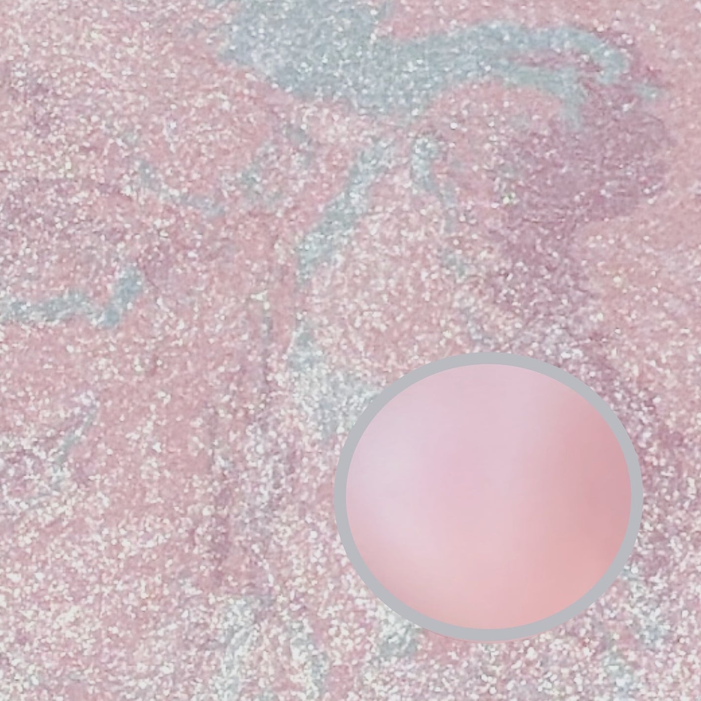 miki on LIPS 「\DEARDAHLIA/スキンルミナスハイライターピローピンク..」(5枚目)