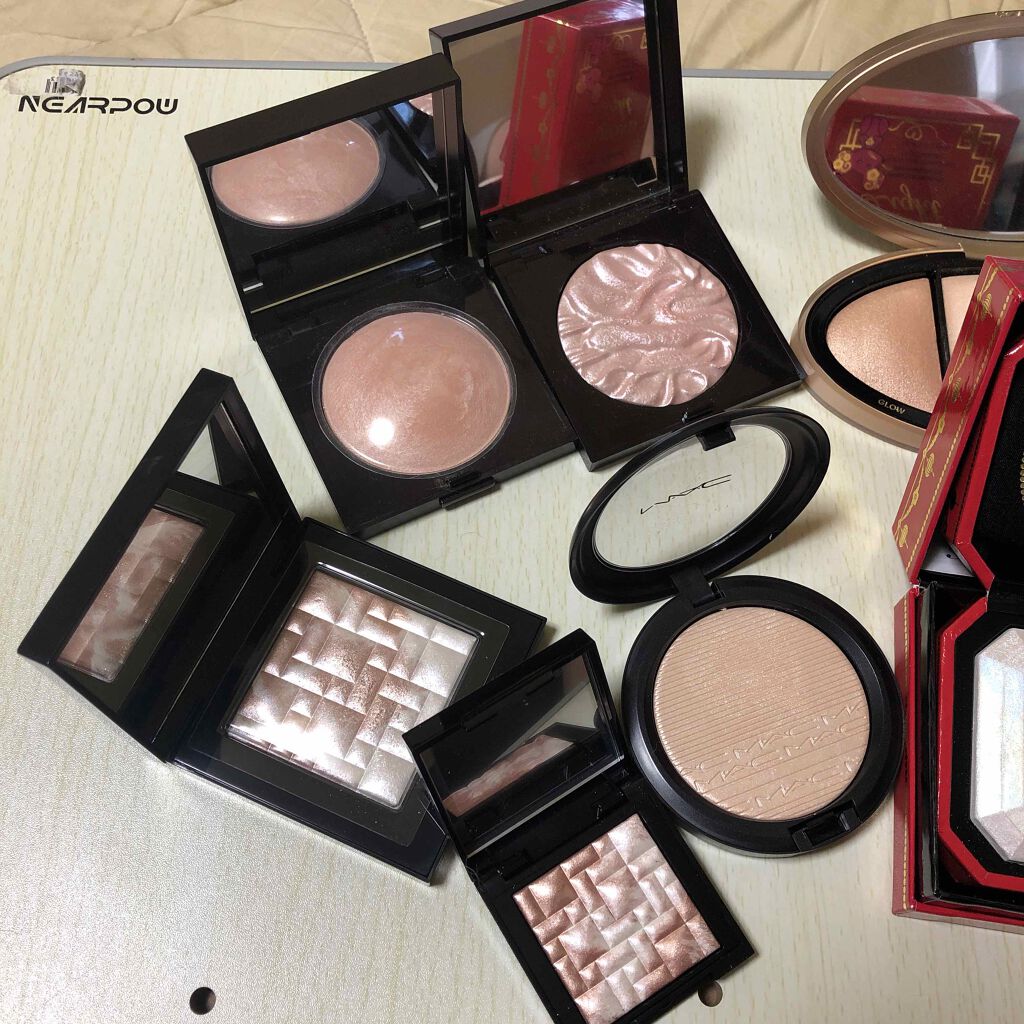 マットラディアンス ベイクドパウダー ハイライト01/ローラ メルシエ/パウダーハイライトを使ったクチコミ(2枚目)