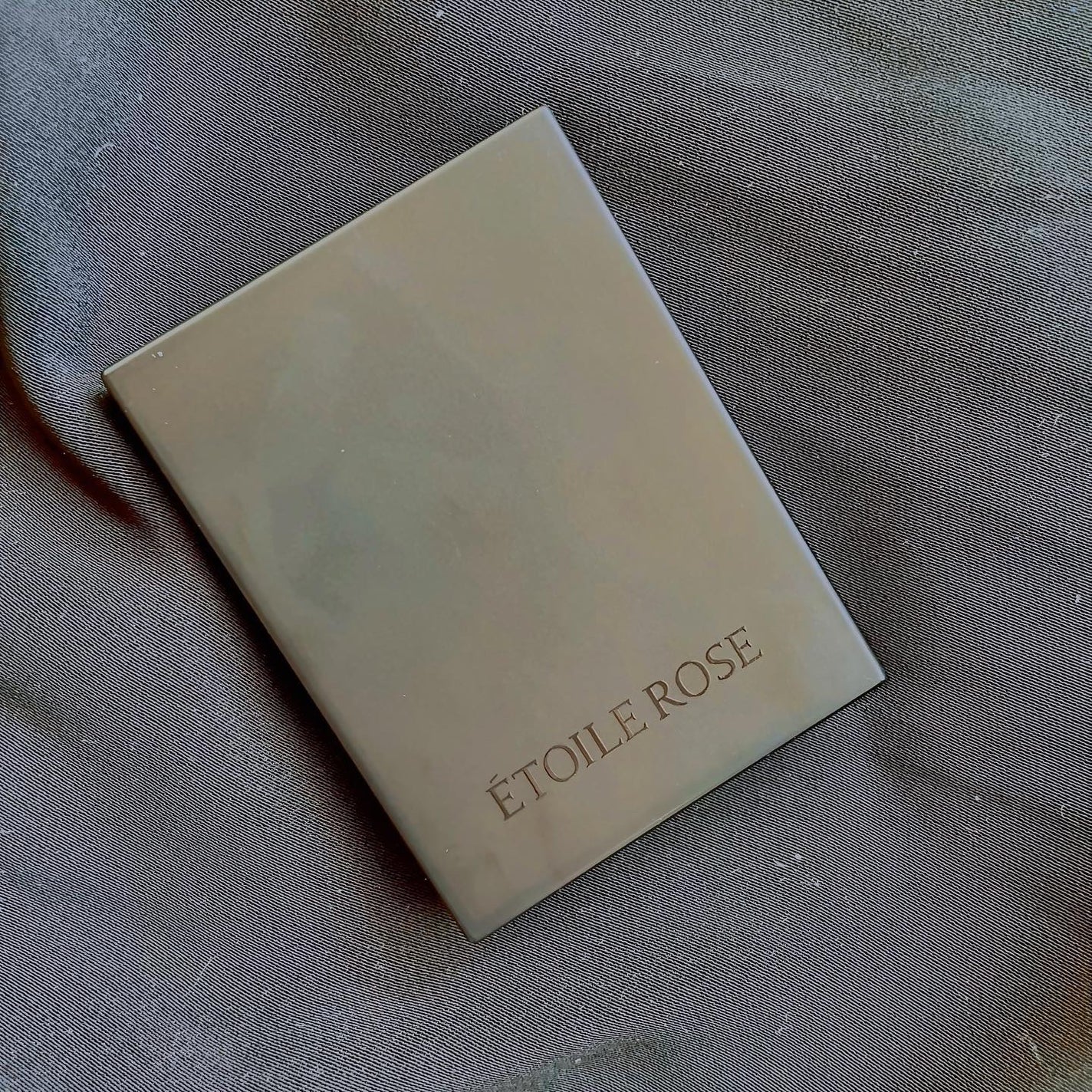 エトワルローズ 4色アイシャドウ/Étoile Rose/アイシャドウパレットを使ったクチコミ(5枚目)