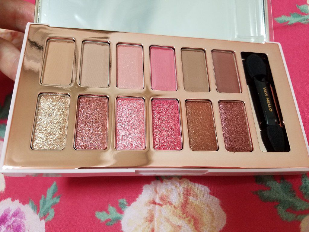 バレンタインボックス3ローズモーメント/VAVI MELLO/アイシャドウパレットを使ったクチコミ(1枚目)