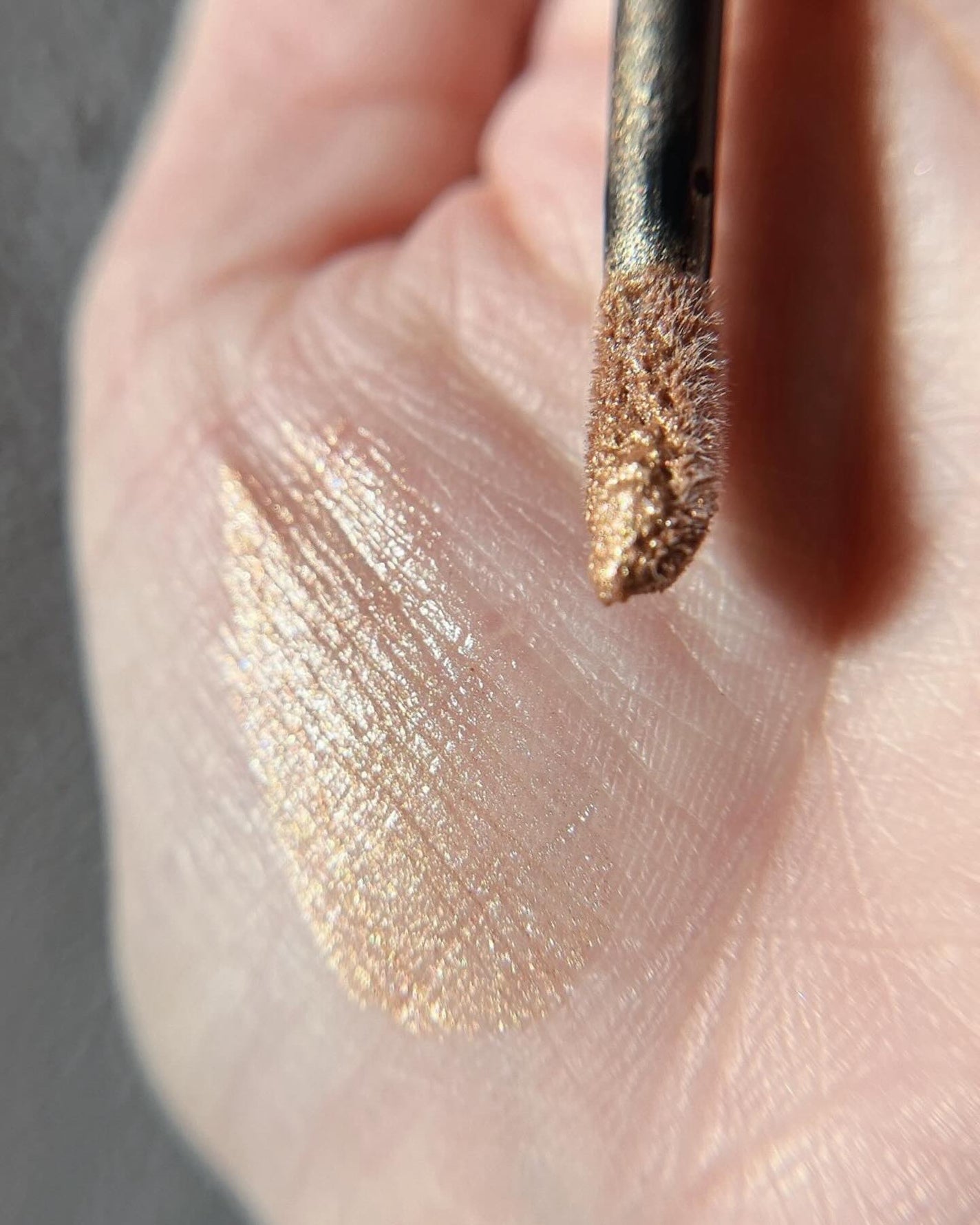 THREE ユナイテッドフルイドアイカラー/THREE/リキッドアイシャドウを使ったクチコミ(4枚目)