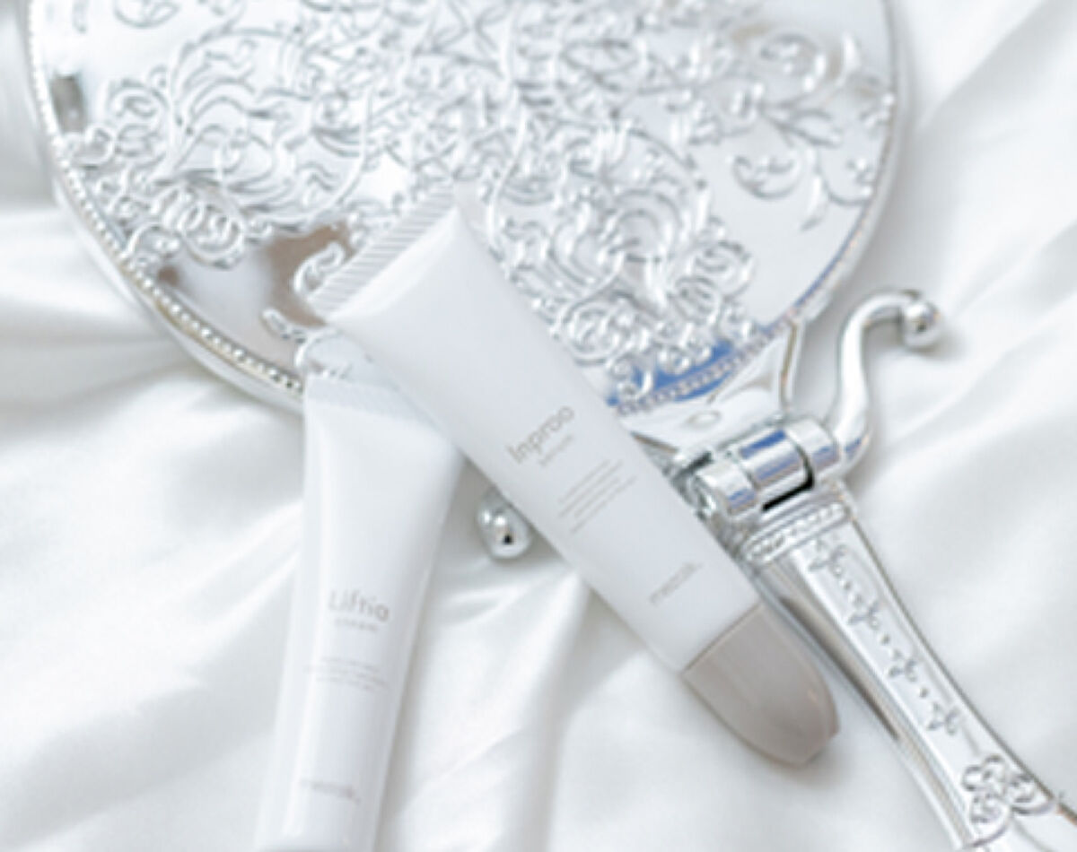 美容成分をたっぷりリッチに配合した目元専用美容液をプレゼント。（1枚目）