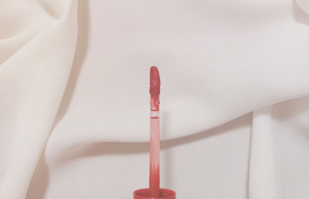 ジューシーラスティングティント/rom&nd/リップティントを使ったクチコミ（2枚目）