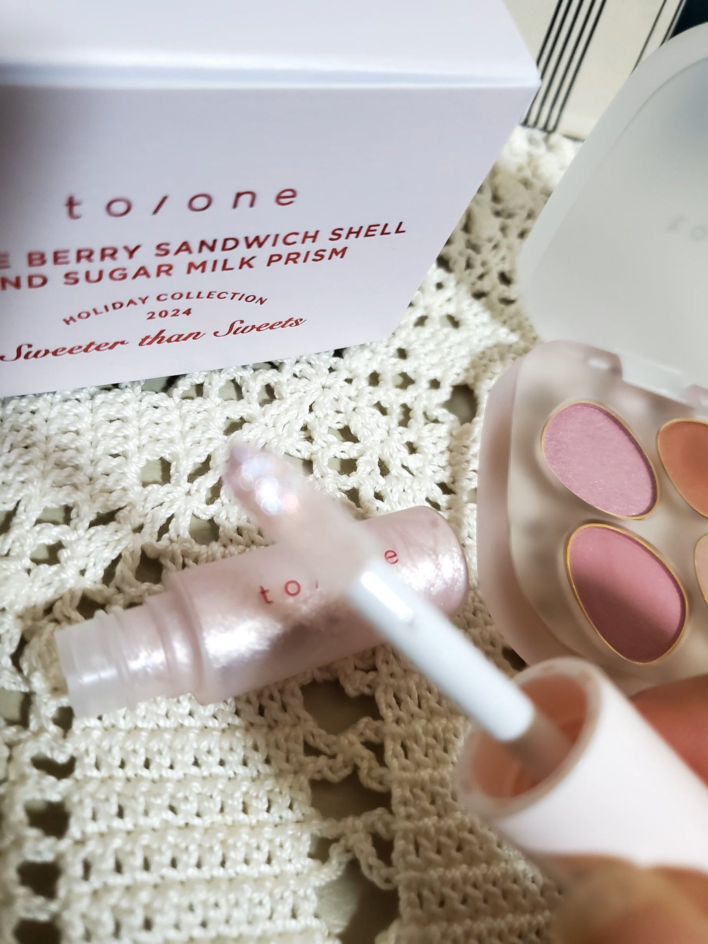 トーン ホリデー スイーツ ボックス Midnight Sweets & Twinkle Caramel/to/one/メイクアップキットを使ったクチコミ(5枚目)