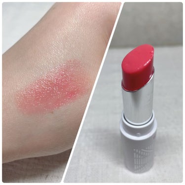 リンメル
ラスティングフィニッシュ
ティントリップ 014

オレンジピンク系のリップです💄
夏にも使えるオレンジ系が欲しかった。

このリップは色づきほどほど。
ツヤ感重視のリップ。
ティントだから微妙に色が残ります👌

でも色残りは
同じリンメルのオイルティントリップか
ケイトのリップモンスターの方が強いかも❗️

好みですね〜。

#リンメル
#ラスティングフィニッシュティントリップ
#リップの画像 その0