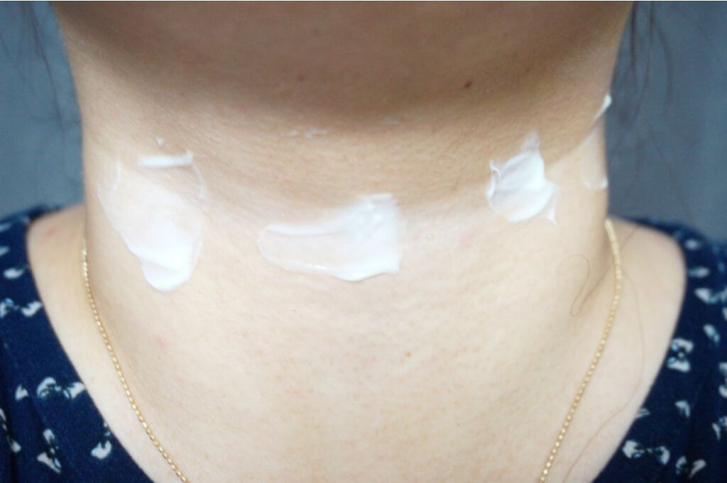 ベラ アルティメットエージ ネッククリーム/VELLA/フェイスクリームを使ったクチコミ（2枚目）