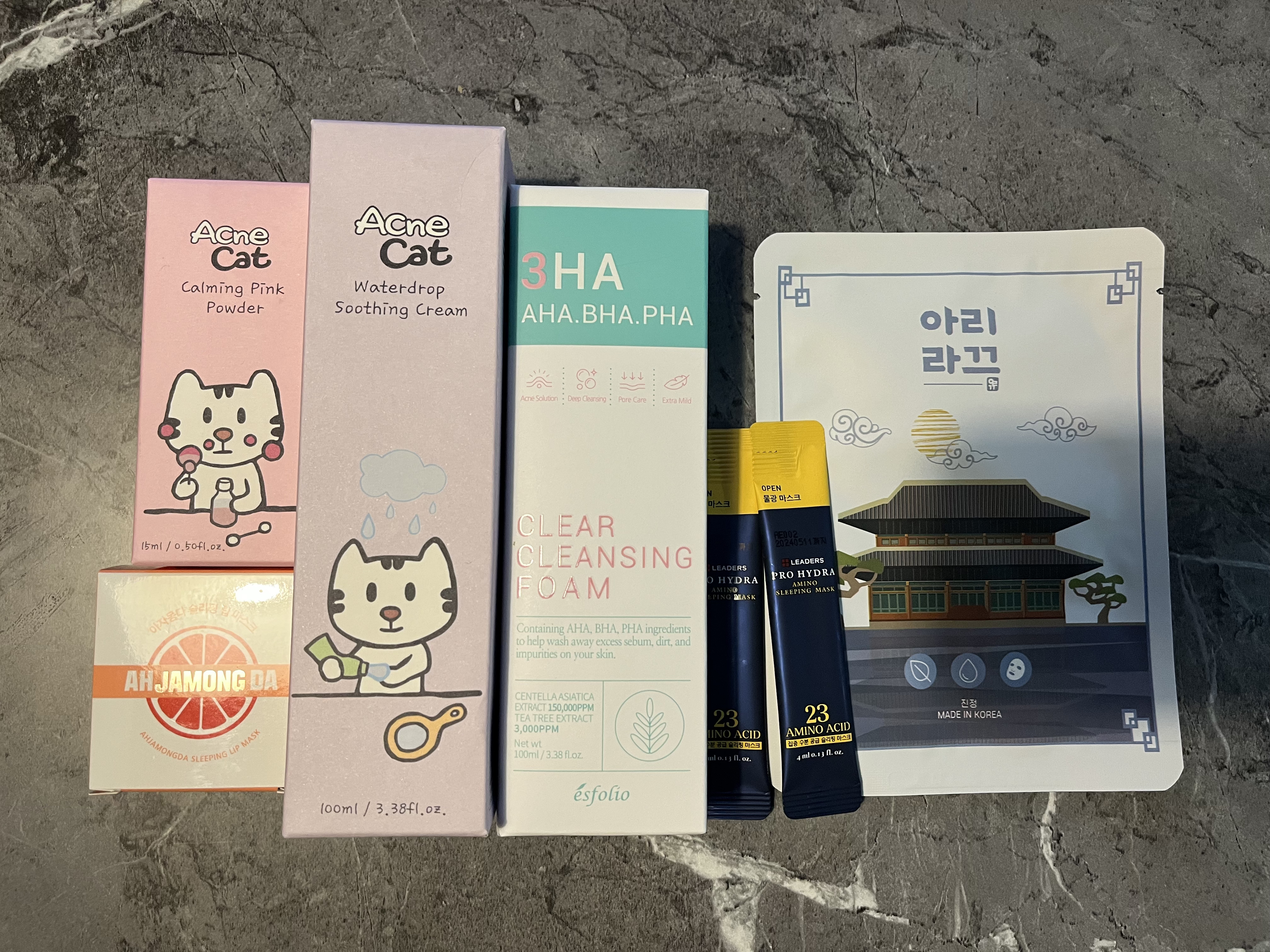 Acne Cat カーミングピンクパウダーのクチコミ「random2u  ランダムコスメボックスをいただいたので
試させていただきました‪(*ˊᵕˋ.....」（1枚目）