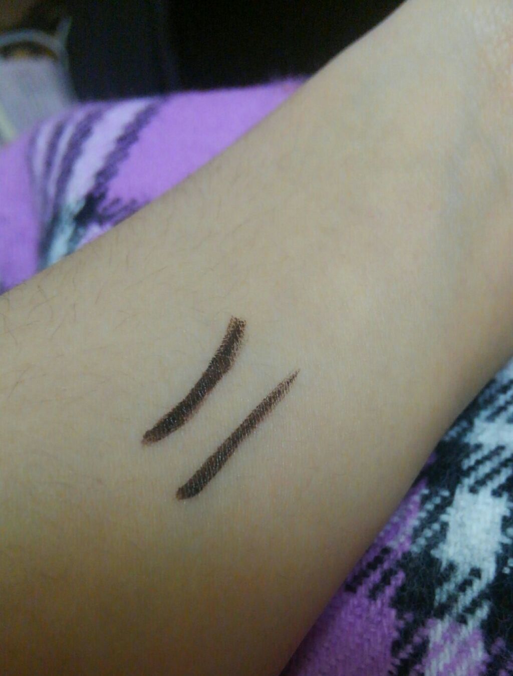 モテライナー リキッド/UZU BY FLOWFUSHI/リキッドアイライナーを使ったクチコミ（2枚目）