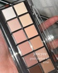 12 Shades Eyeshadow Palette / Joocyee