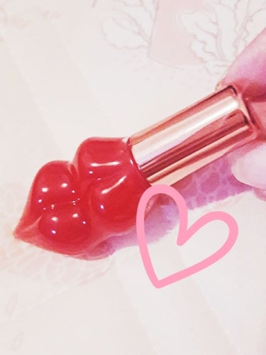 ♯人気のキス顔リップ💋💋

カラーは使いやすくかわいい
スキャンダルレッド🙆


⚠カラーはたくさんあるのに購買意欲をそそられない原因は
一つ一つの発色の違いが微妙だったため


でもあまーい香りつきで