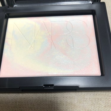 ライトリフレクティング プリズマティックパウダー/NARS/プレストパウダーを使ったクチコミ（2枚目）