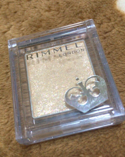 プリズム パウダーアイカラー/リンメル ロンドン/単色アイシャドウを使ったクチコミ(1枚目)