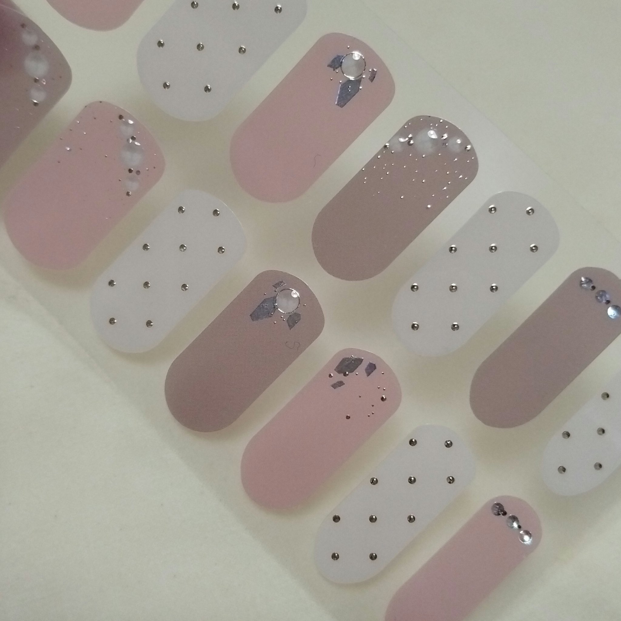 ジェルネイルシール/and U/ネイルシールを使ったクチコミ（2枚目）