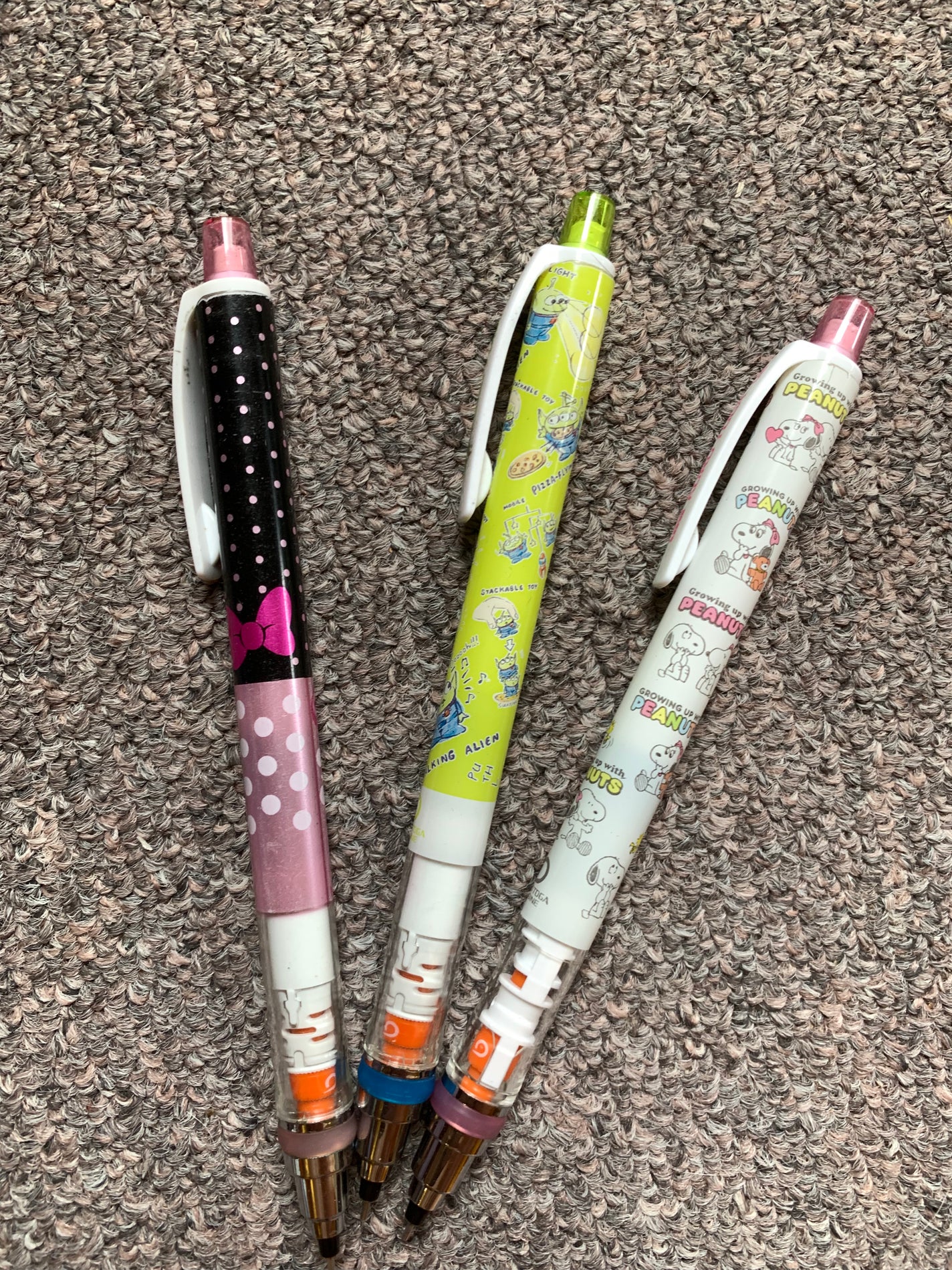 ながぴ on LIPS 「今回は私のペンケースの中身紹介をします!まずはペンケースです。..」(4枚目)