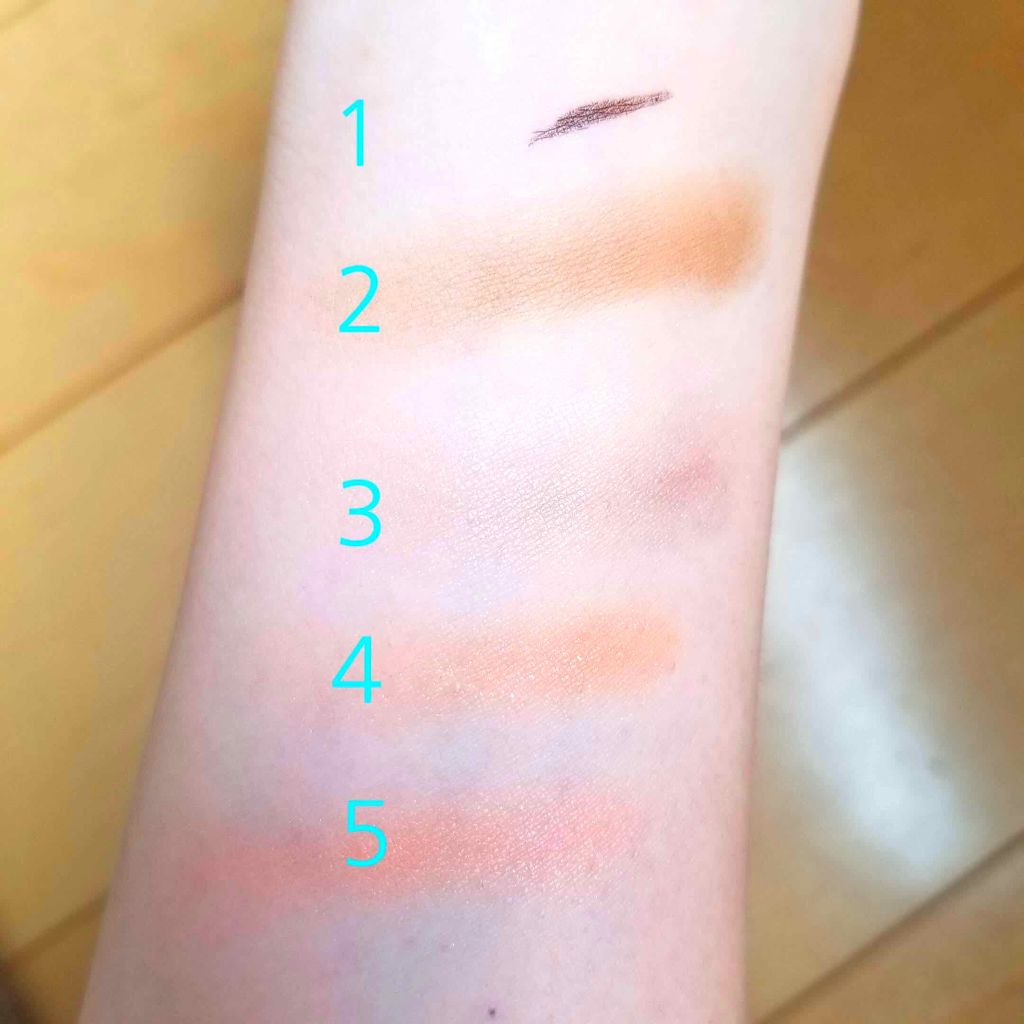 グラデカラーアイシャドウ/media/アイシャドウパレットを使ったクチコミ（2枚目）