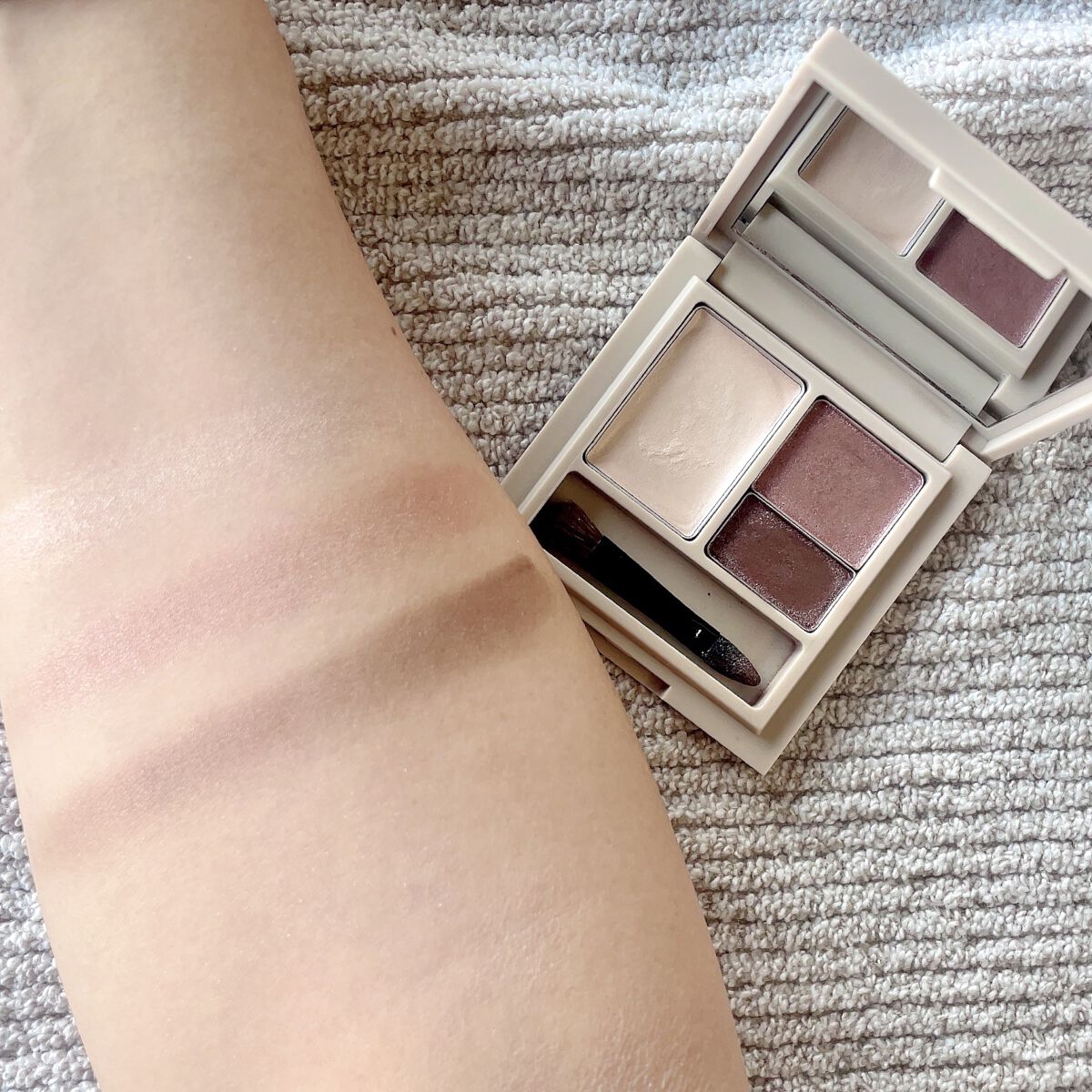 ベアスキンアイズ/lea by R./アイシャドウパレットを使ったクチコミ（2枚目）