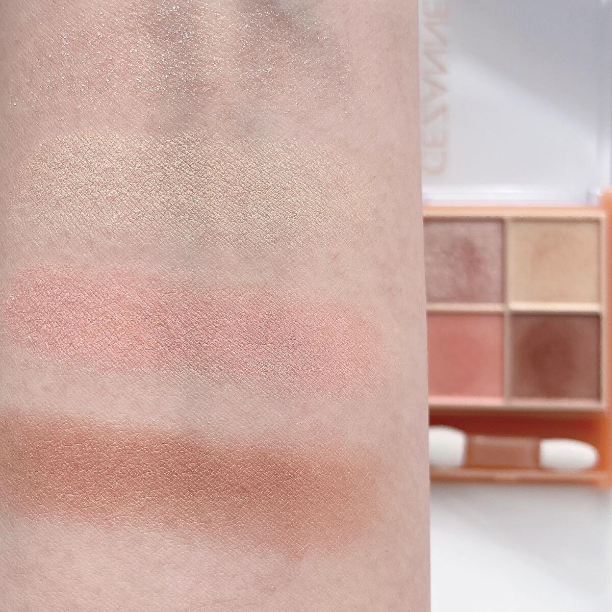 ベージュトーンアイシャドウ/CEZANNE/アイシャドウパレットを使ったクチコミ（2枚目）