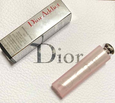 Diorのアディクトスクラブ＆バームを買いました！限定の002ラズベリーです💕最近買ったので店舗によってはまだ普通に売ってると思います！欲しい方は探してみてください〜✨

匂いはマキシマイザーと一緒で甘