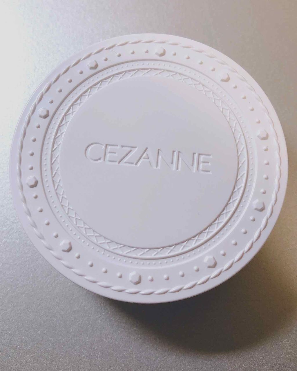 UVクリアフェイスパウダー/CEZANNE/プレストパウダーを使ったクチコミ（1枚目）