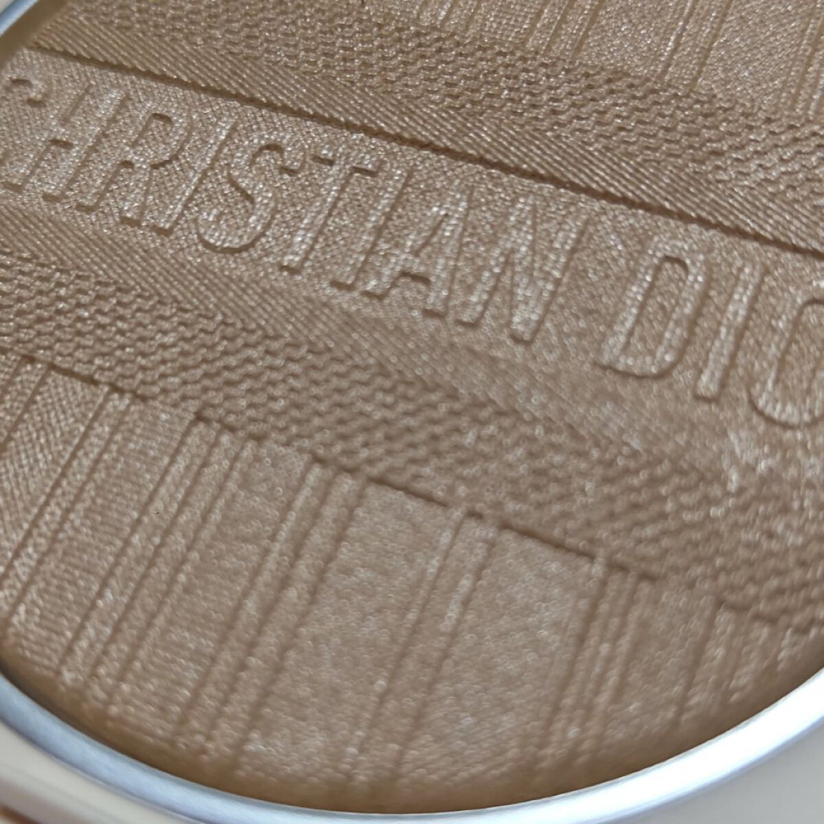 ディオールスキン フォーエヴァー クチュール ルミナイザー/Dior/プレストパウダーを使ったクチコミ（3枚目）