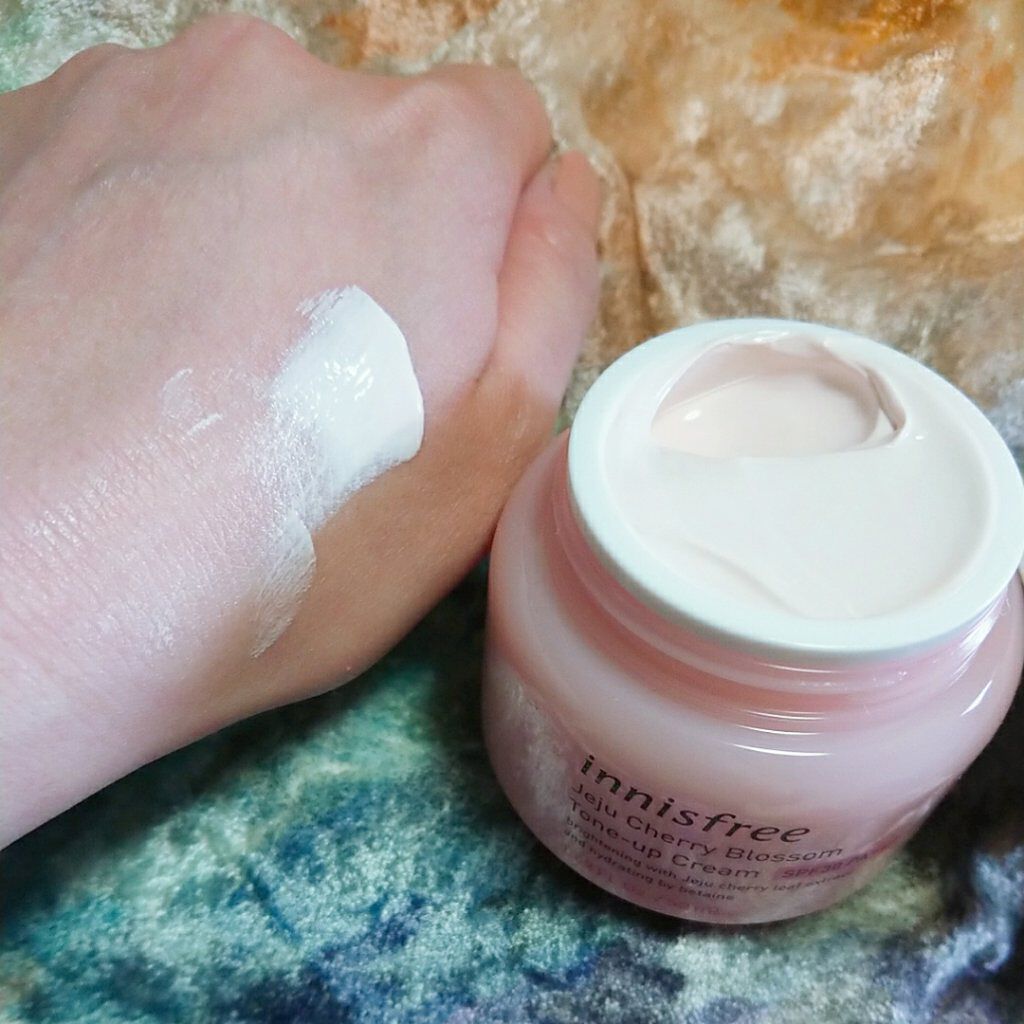 チェリーブロッサム トーンアップ クリーム UV/innisfree/フェイスクリームを使ったクチコミ(3枚目)