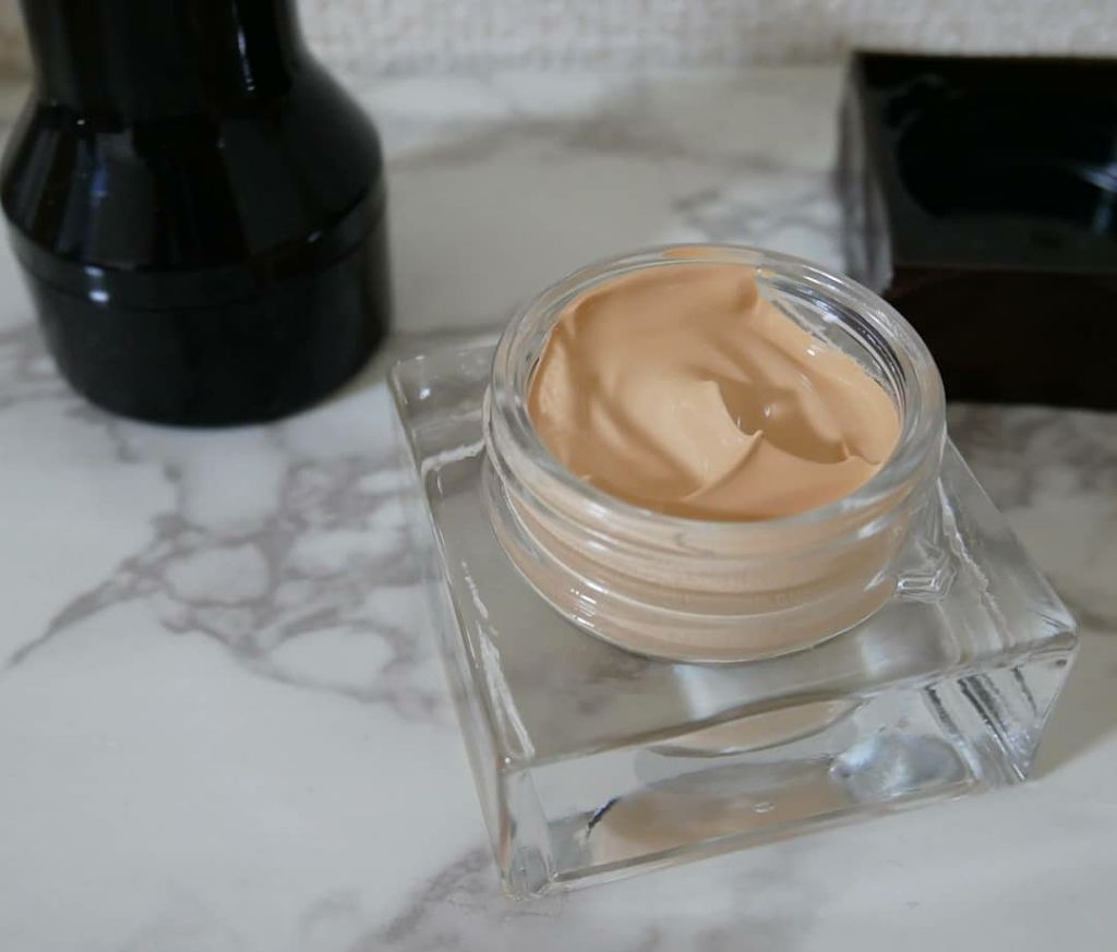 est ザ グローイング クリームメークアップのクチコミ「スキンケアクリームのような使い心地のファンデーション！﻿
﻿
＊est﻿
＊エストザグローイン.....」（1枚目）