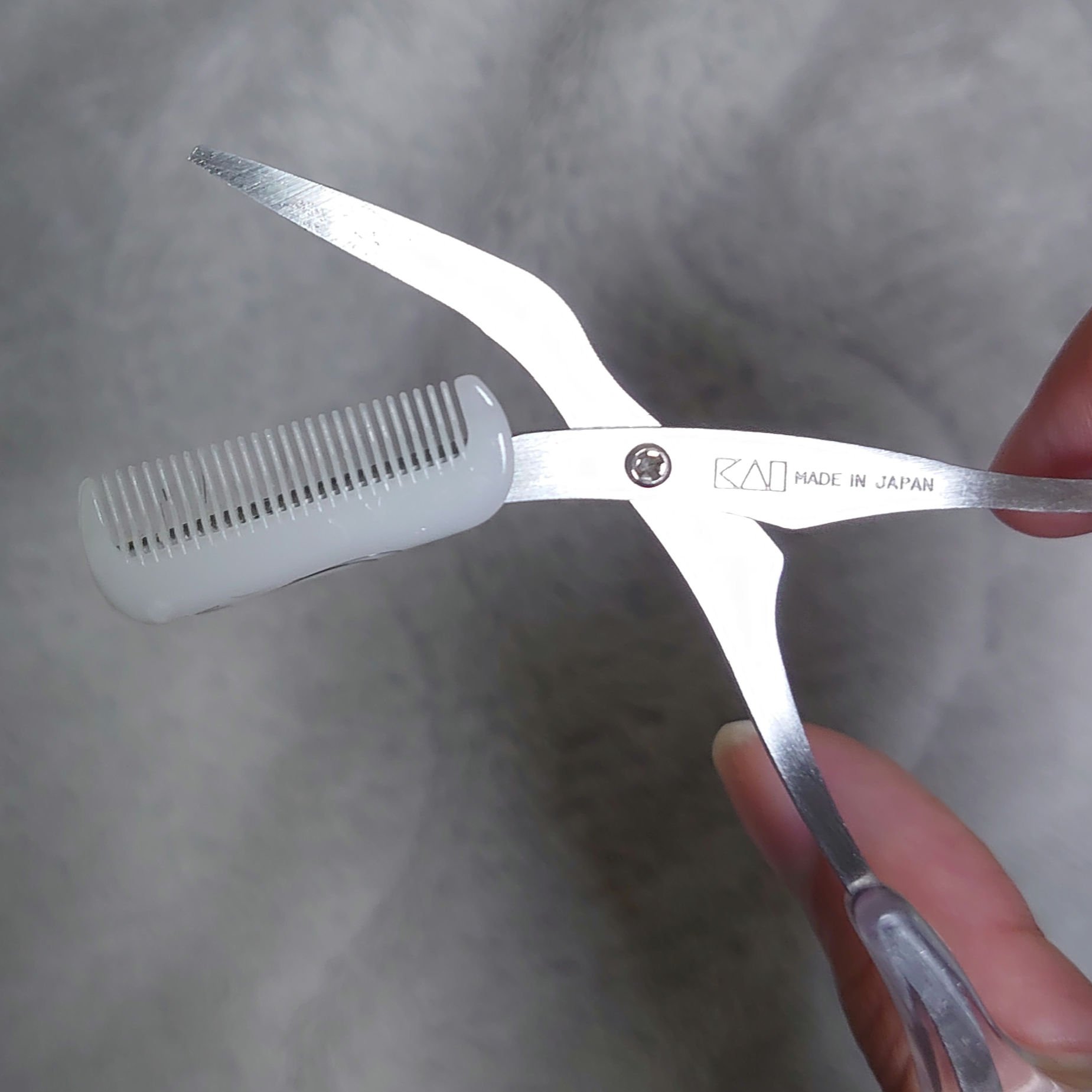 Groom！ クシ付きマユハサミ/貝印/その他化粧小物を使ったクチコミ（2枚目）