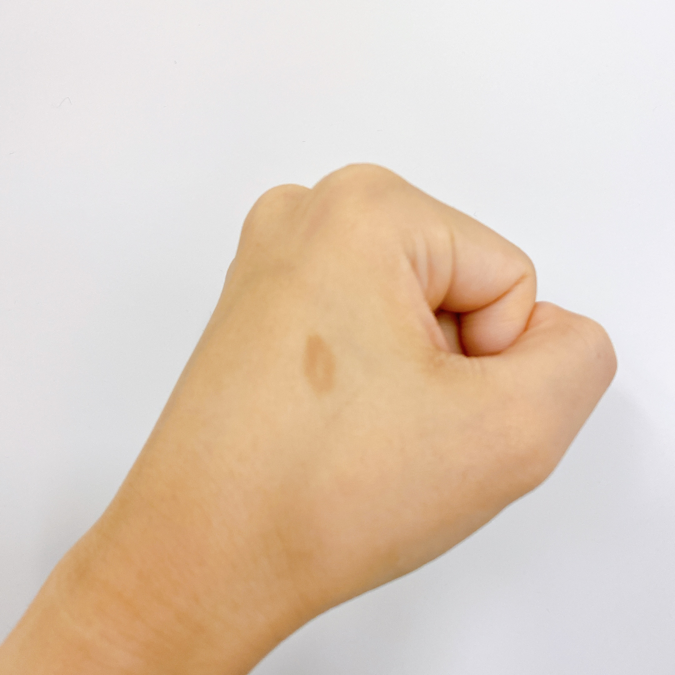 マルチコントゥアペンシル 02 自然な影カラー（ホリ強調シェード）/KATE/スティックアイシャドウを使ったクチコミ（2枚目）