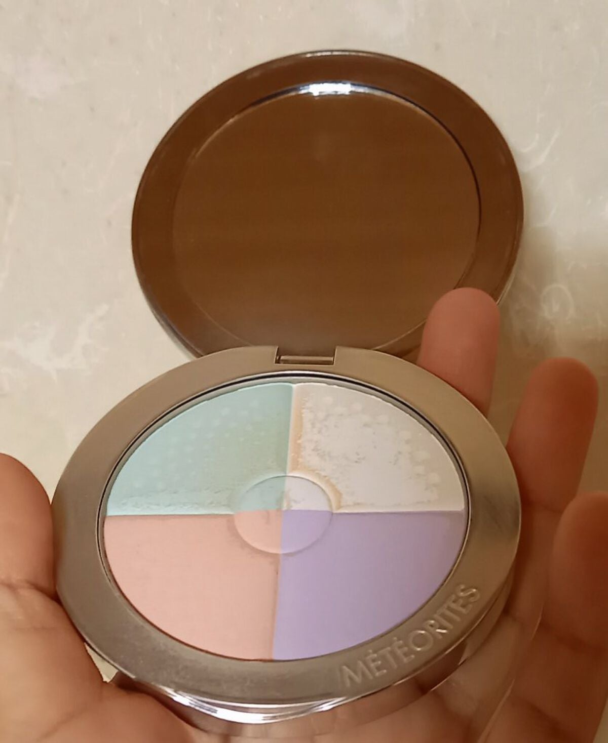 メテオリット コンパクト/GUERLAIN/プレストパウダーを使ったクチコミ(1枚目)