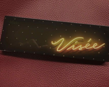 グラマラスリッチ アイパレット (クリスマスコフレ 2018)/Visée/メイクアップキットを使ったクチコミ(1枚目)