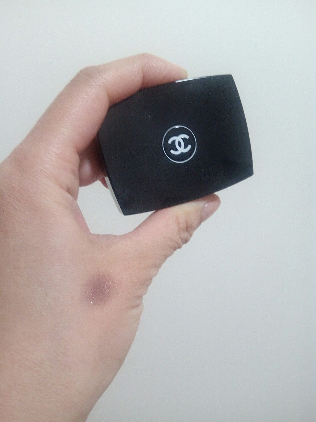 オンブル エサンシエル/CHANEL/単色アイシャドウを使ったクチコミ(1枚目)