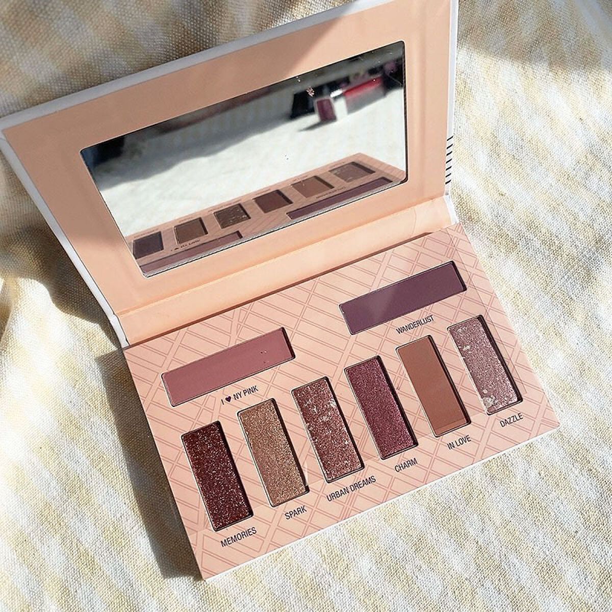 カラーセンセーショナル リップスティック Ｎ/MAYBELLINE NEW YORK/口紅を使ったクチコミ（2枚目）