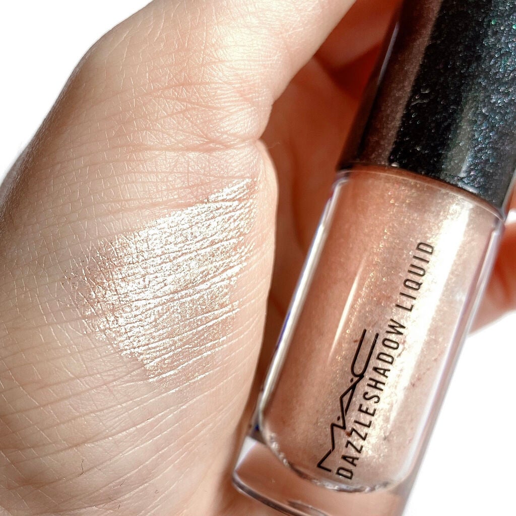 ダズルシャドウ リキッド/M・A・C/リキッドアイシャドウを使ったクチコミ(3枚目)