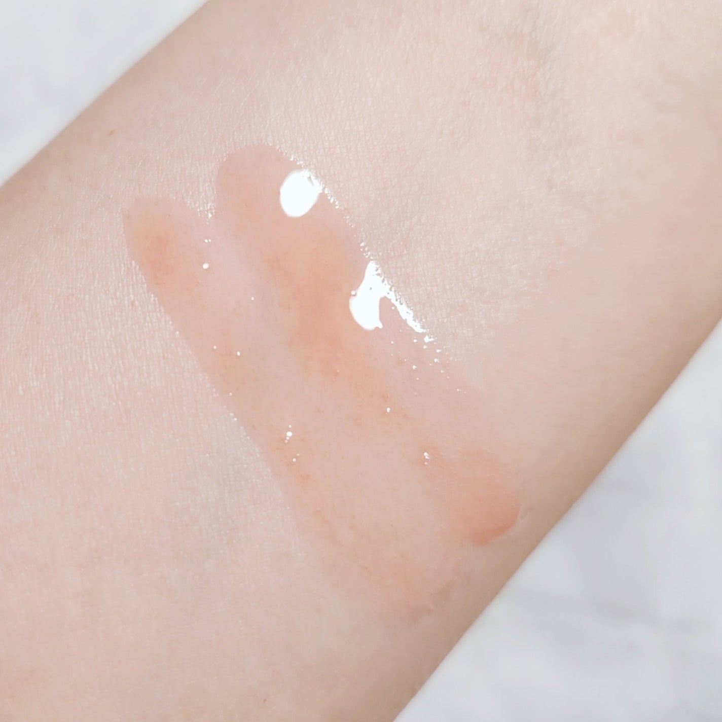 キスキス ビー グロウ オイル/GUERLAIN/リップグロスを使ったクチコミ(2枚目)