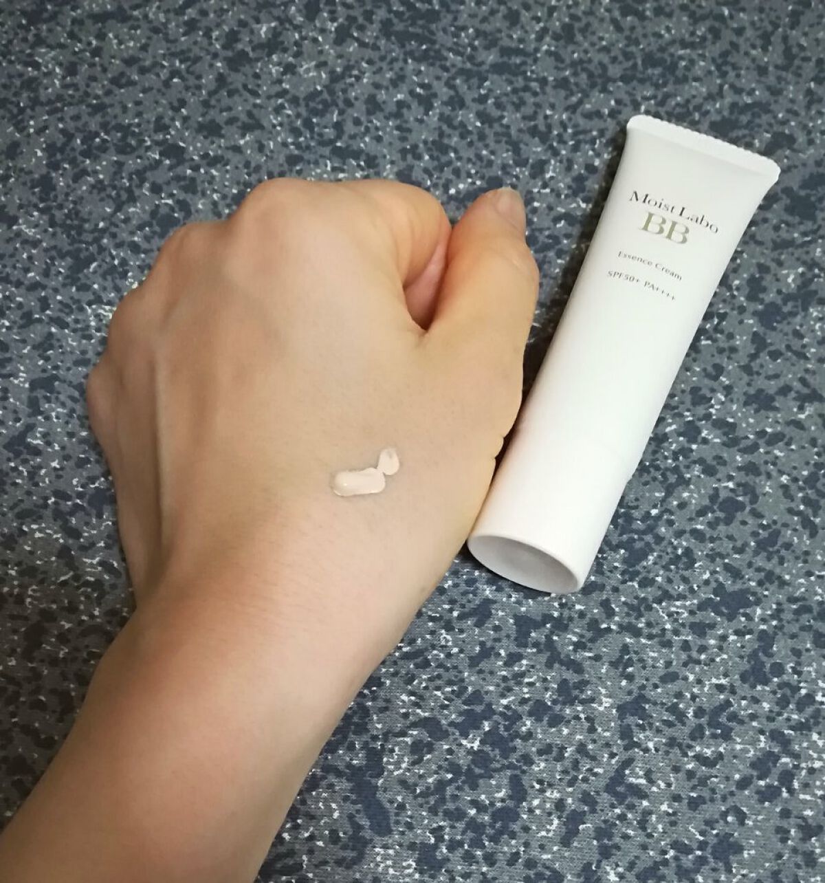 モイストラボ BBエッセンスクリーム/Moist Labo/BBクリームを使ったクチコミ(1枚目)