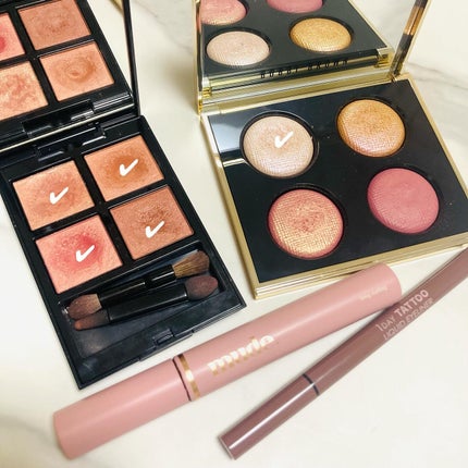 リュクス アイシャドウ クォード グロウ ウィズ ラブ コレクション/BOBBI BROWN/アイシャドウパレットを使ったクチコミ(2枚目)
