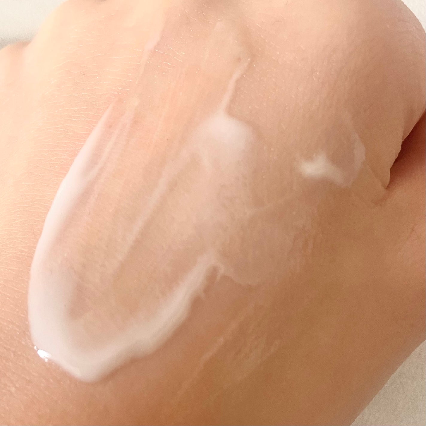 白潤プレミアム 薬用浸透美白乳液/肌ラボ/乳液を使ったクチコミ(3枚目)