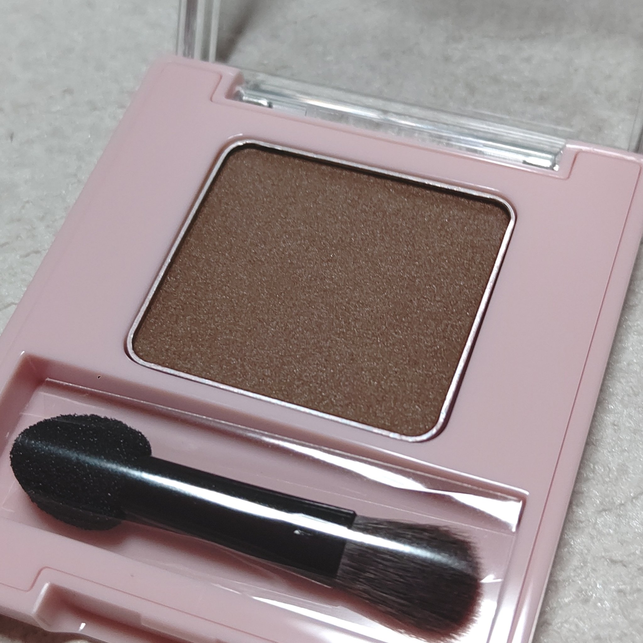 フーミー シングルアイシャドウ レザーブラウン/WHOMEE/単色アイシャドウを使ったクチコミ（3枚目）