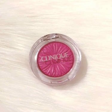 CLINIQUE チークポップ プラムポップ

キツめの青みピンクに見えるけど頬に乗せるとふんわり発色して透明感のある血色ほっぺになる～♡
恋してますって感じの顔になれるチーク。お気に入りです。
そして