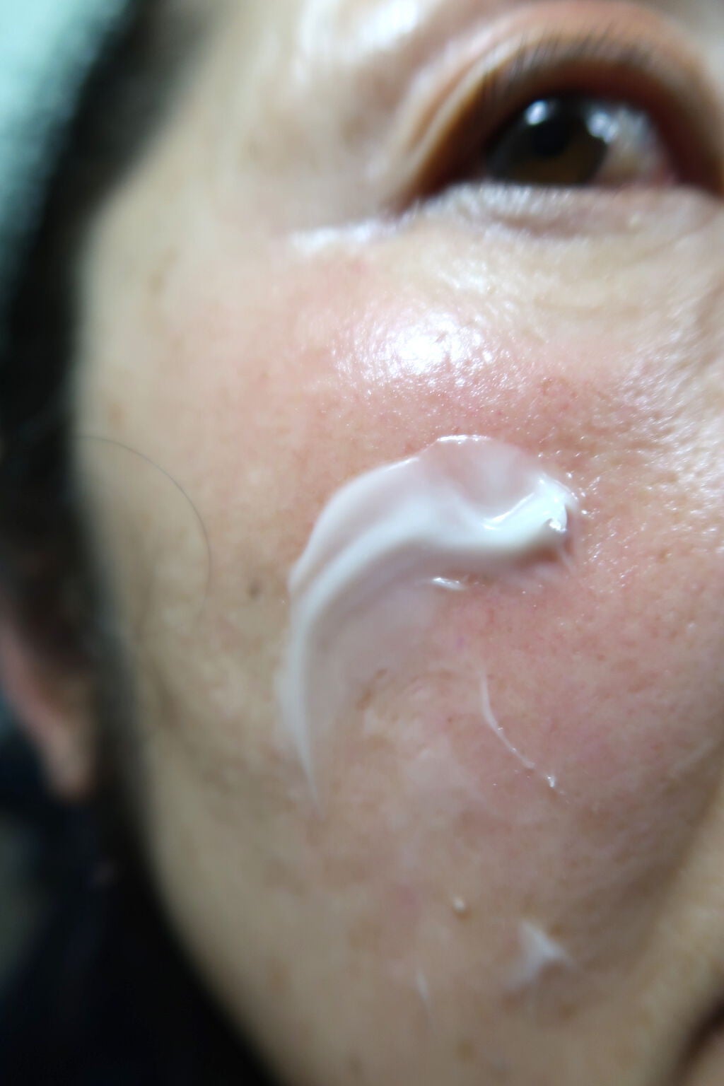 ミスクレオ on LIPS 「加齢が進むとどうしても肌に必要な成分が減少してしまい私の場合は..」(1枚目)