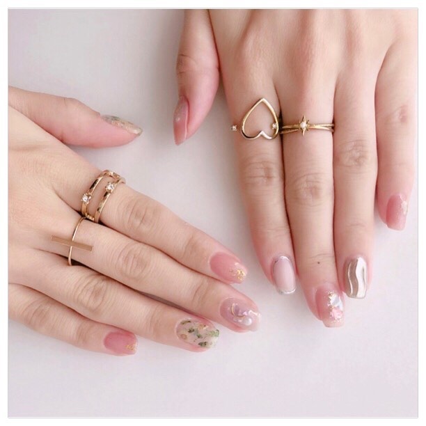 #セルフネイル,#TRILLネイル,#ロカリネイル,#シンプルネイル,#おしゃれネイル,#セルフジェルネイル,#ジェルネイル,#オフィスネイル,#仕事ネイル,#お仕事ネイル,#シェルネイル,#なみなみネイル,#夏ネイル,#シルバーネイル,#ひまわりネイルのネイルデザイン