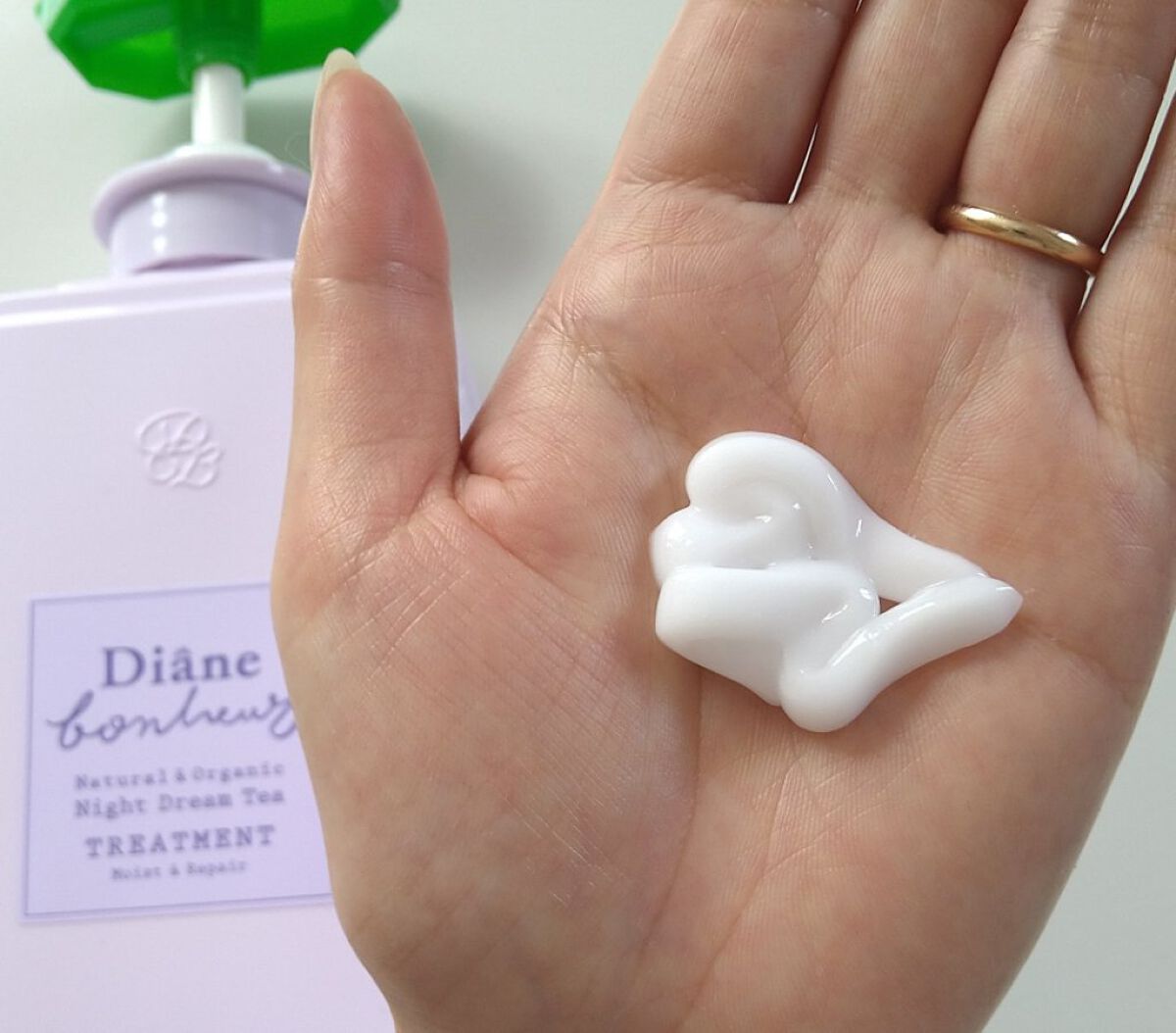 ダイアン ダイアンボヌール モイスト＆リペア シャンプー/トリートメント ナイトドリームティーの香りのクチコミ「「ダイアンボヌール」の新商品。パッケージも可愛く、オシャレですよね♪

こちらは、新睡眠時間を.....」（3枚目）