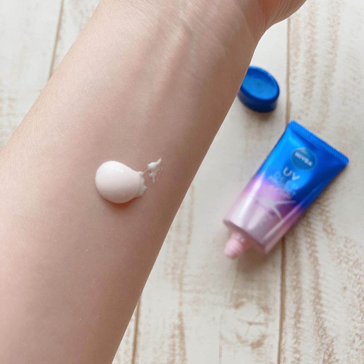 ニベアUV ディープ プロテクト＆ケア トーンアップ エッセンス/ニベア/日焼け止めローションを使ったクチコミ（3枚目）