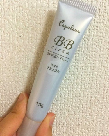 エスポルール
BBクリーム ライトナチュラル
100円

😇良い点😇
・100円にしては、カバー力がある
・コスパがいい

😈悪い点😈
・伸びが悪い気がするw
・塗った後、ベタベタする

このBBクリー