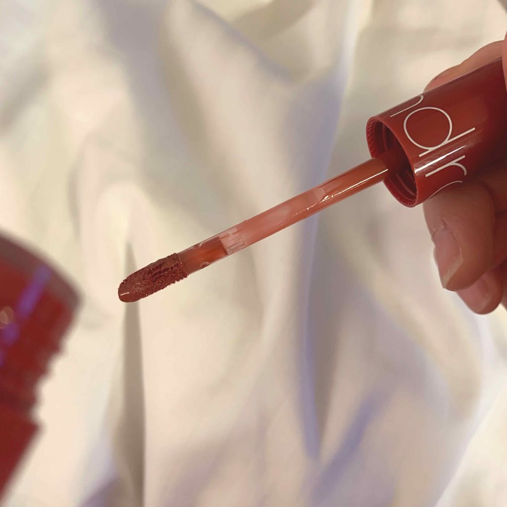 ジューシーラスティングティント/rom&nd/リップティントを使ったクチコミ(2枚目)