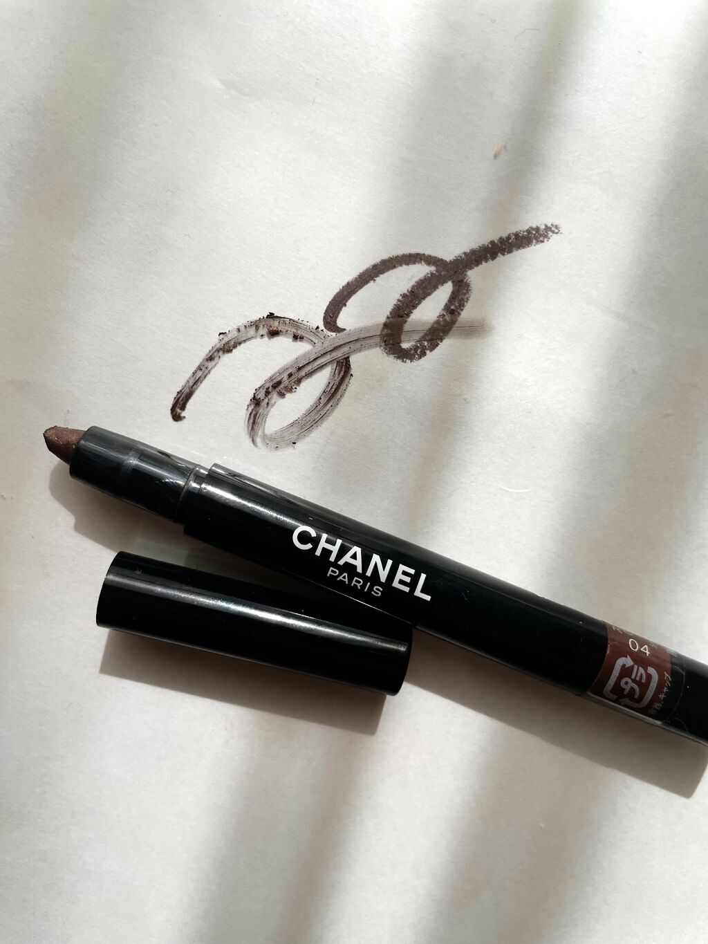 スティロ オンブル エ コントゥール 4 エレクトリック ブラウン/CHANEL/スティックアイシャドウを使ったクチコミ（3枚目）