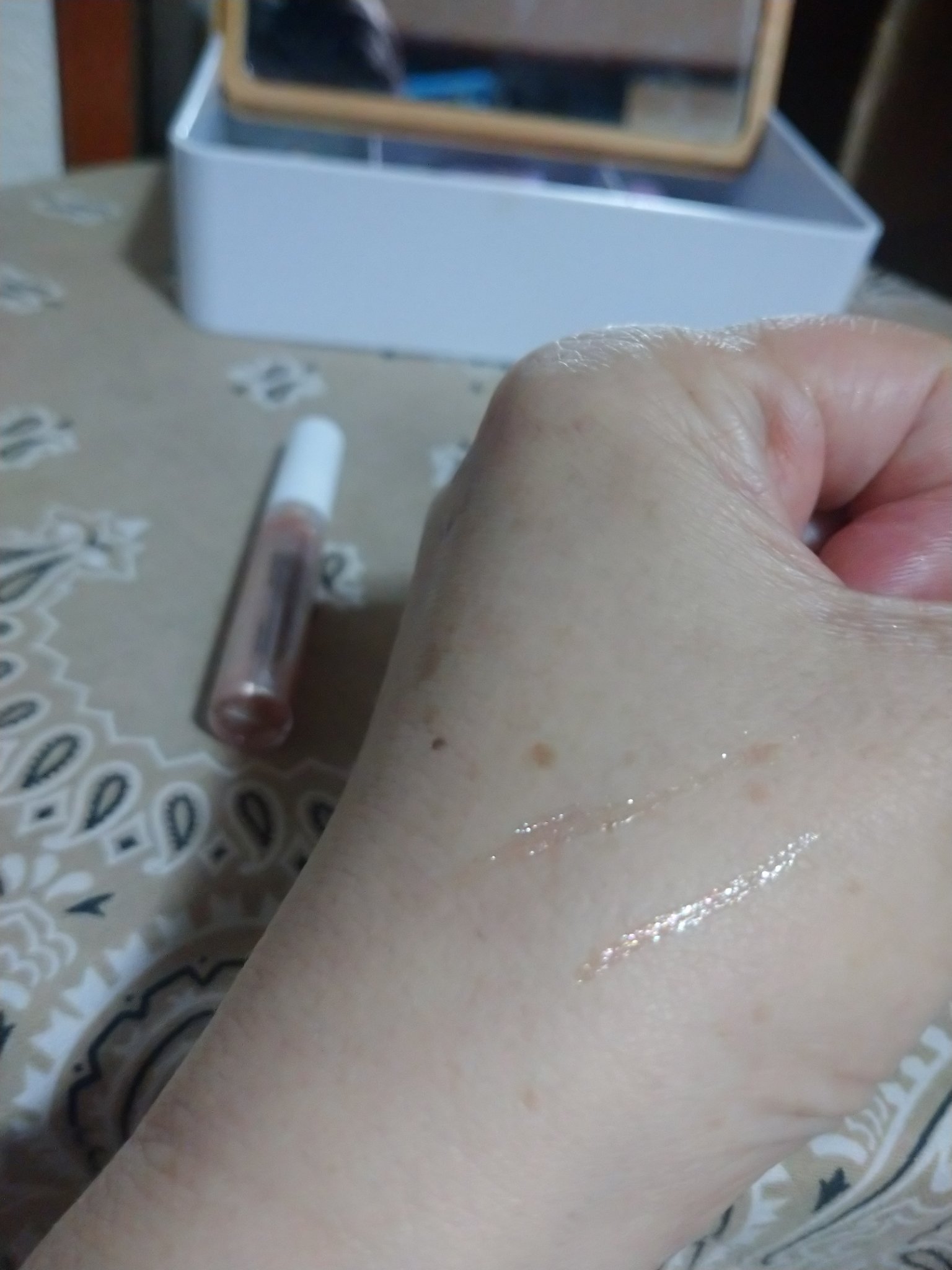 アイデイト ラメライナー 03 ベージュシュガー/IDATE/リキッドアイシャドウを使ったクチコミ（2枚目）