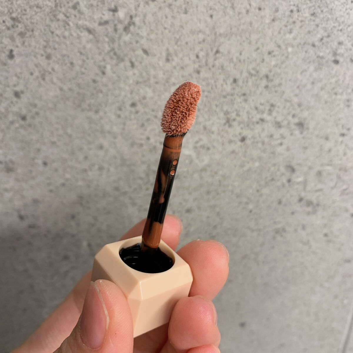 センシュアルスパイシーヌードグロス/HERA/リップグロスを使ったクチコミ（2枚目）