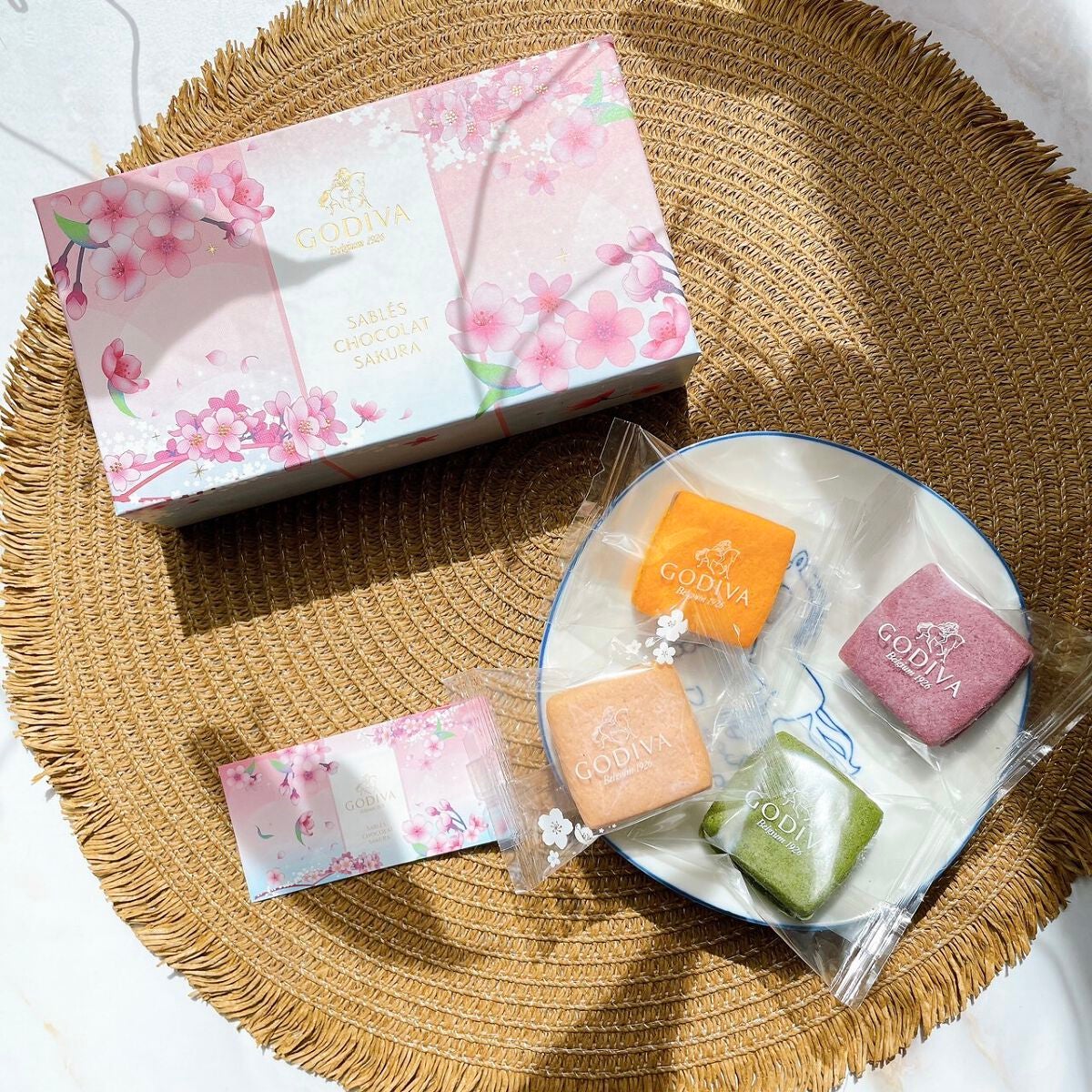 waniwaniコスメ@ふぉろば on LIPS 「GODIVAサブレショコラ桜(5個入)期間限定のサブレショコラ..」(4枚目)